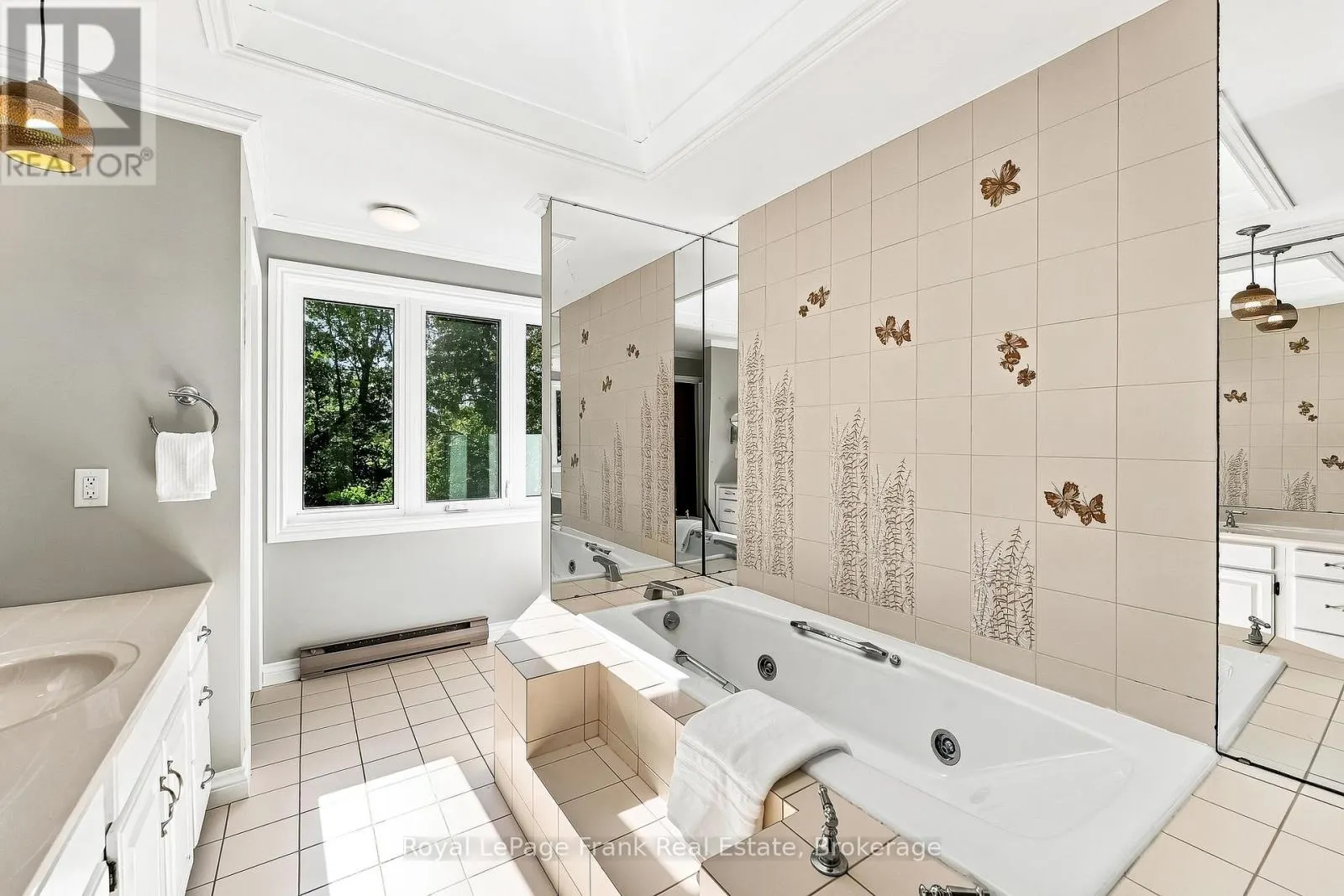 2407 ASHBRIDGE ROAD