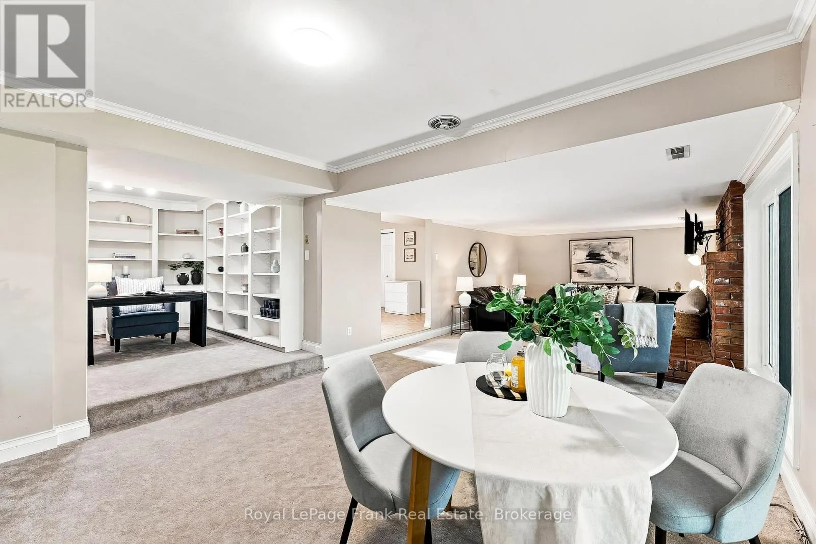 2407 ASHBRIDGE ROAD