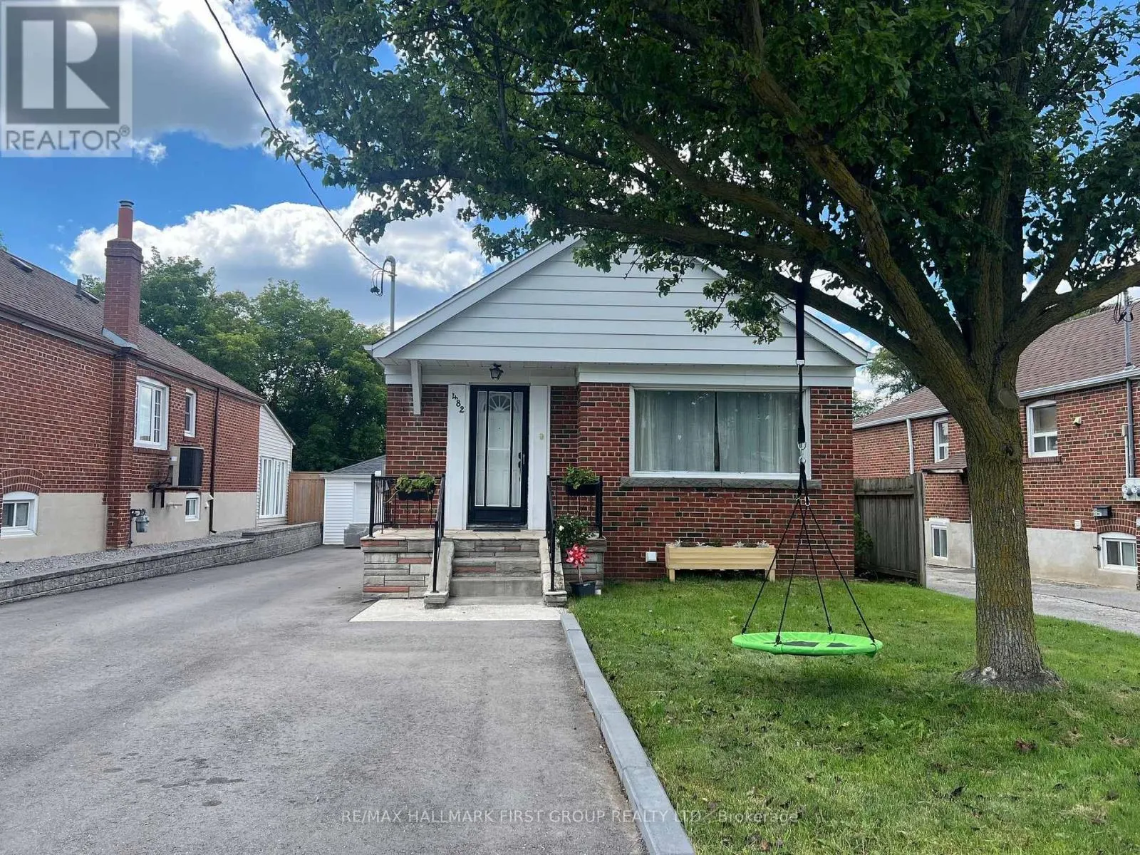 482 WARDEN AVENUE