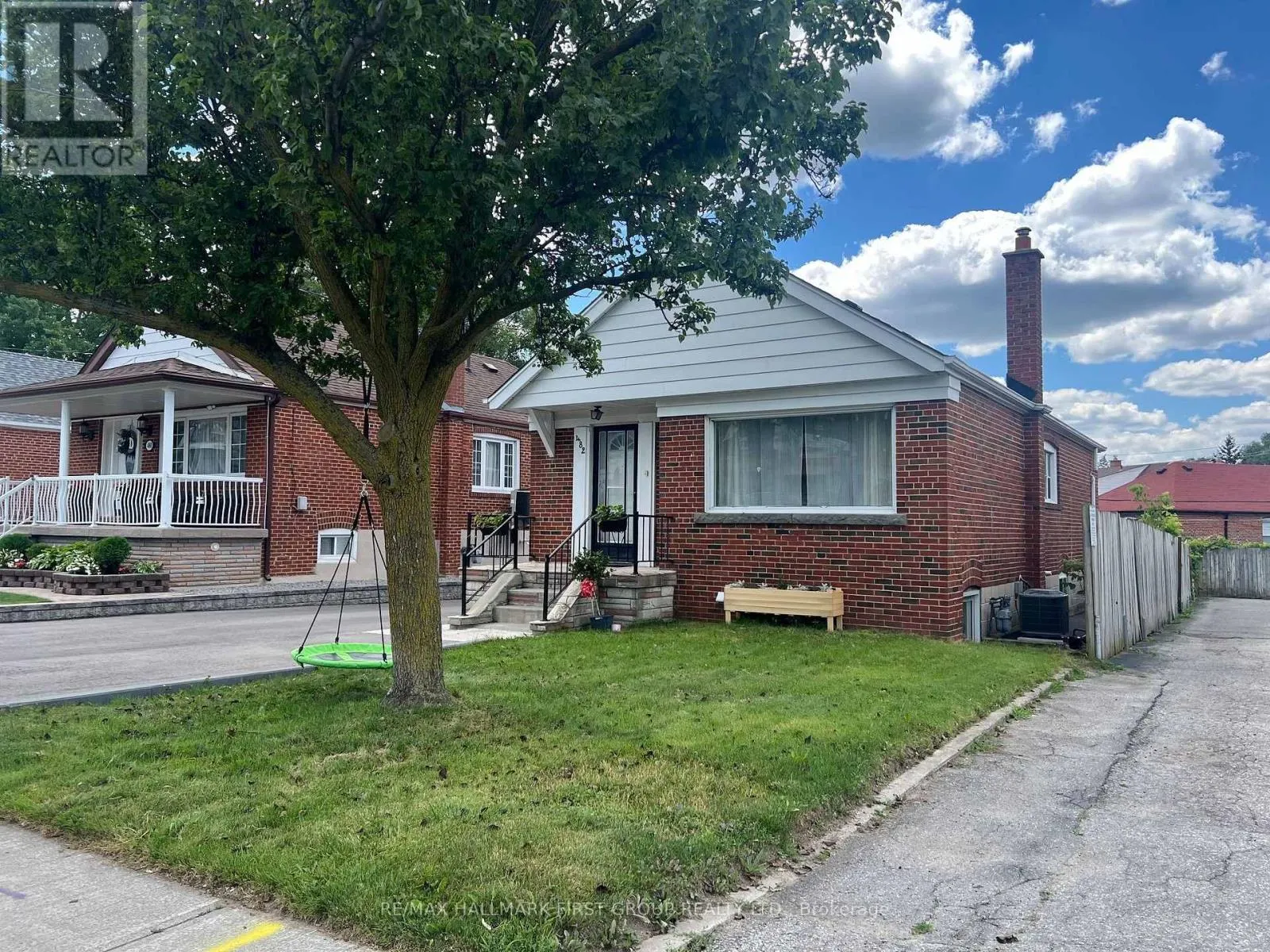 482 WARDEN AVENUE