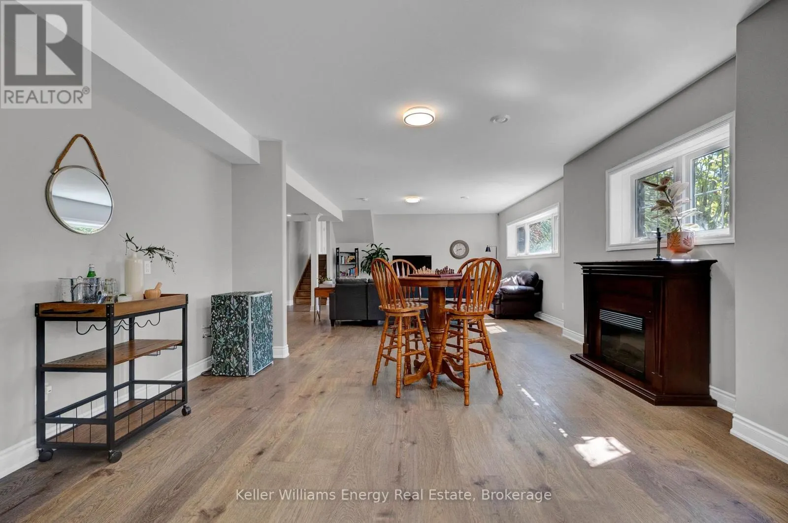 29 WALDWEG DRIVE