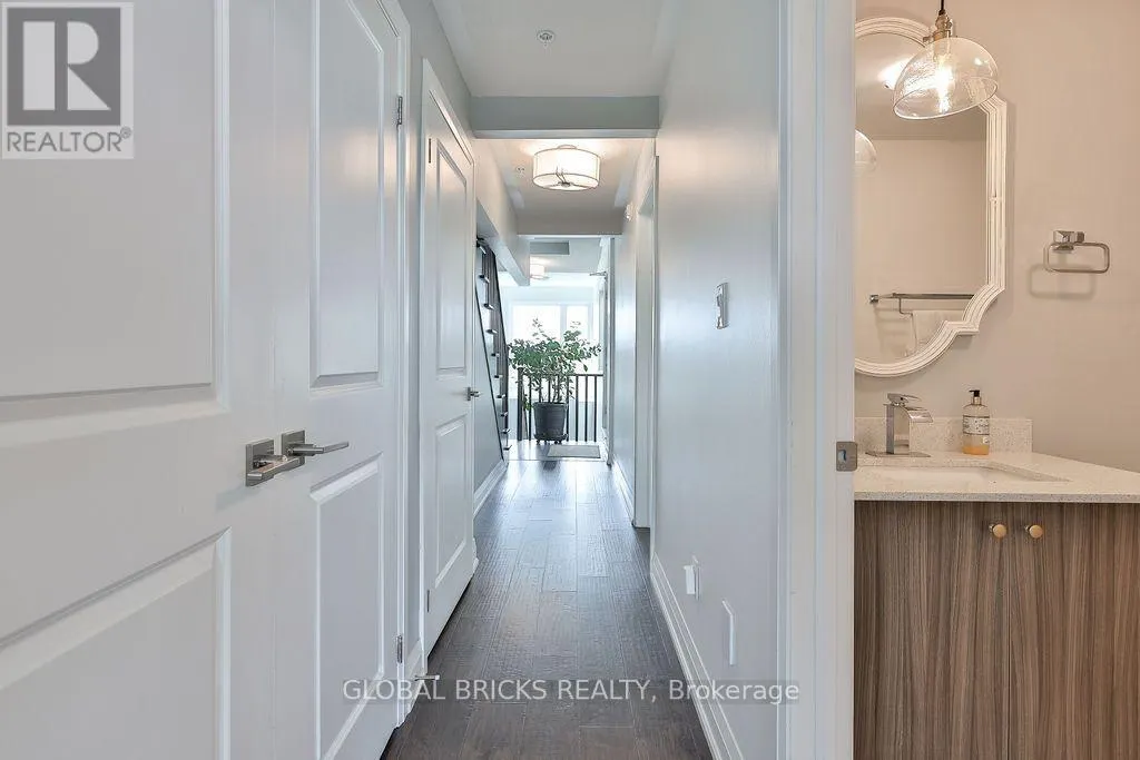 #38 - 1870 ALTONA ROAD