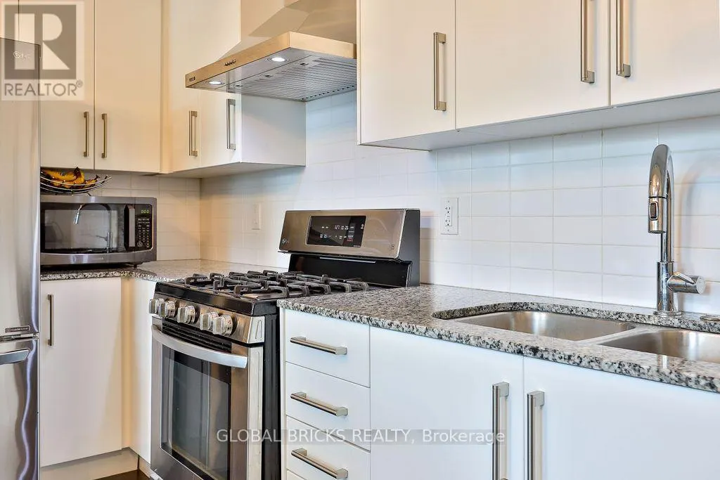 #38 - 1870 ALTONA ROAD