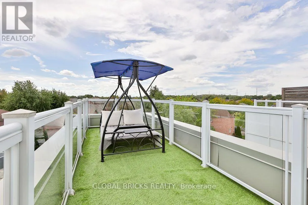 #38 - 1870 ALTONA ROAD