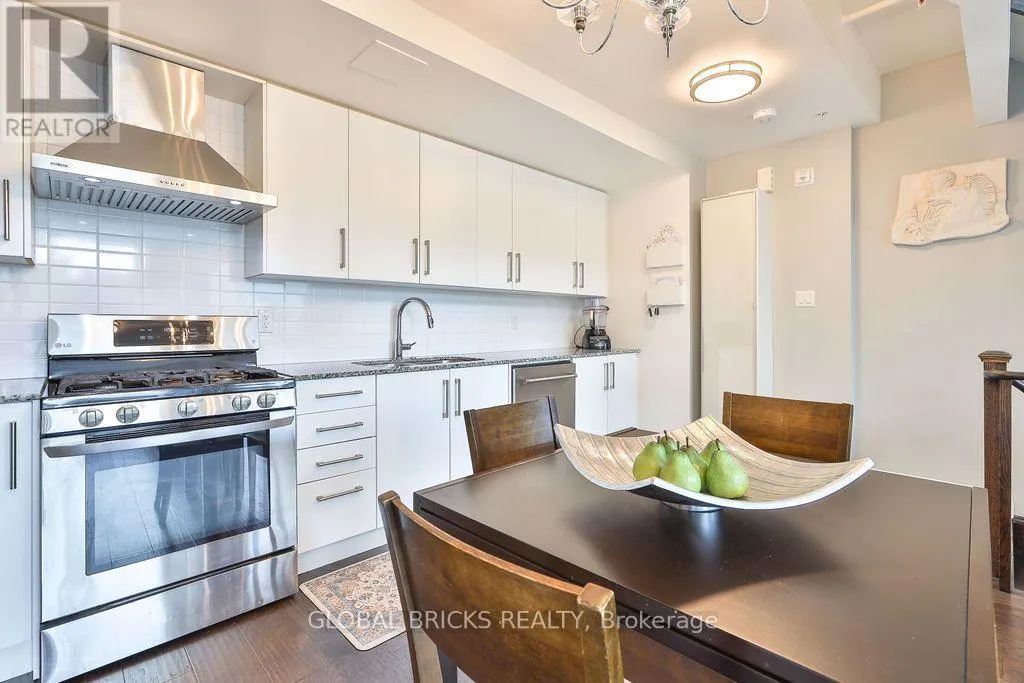 #38 - 1870 ALTONA ROAD