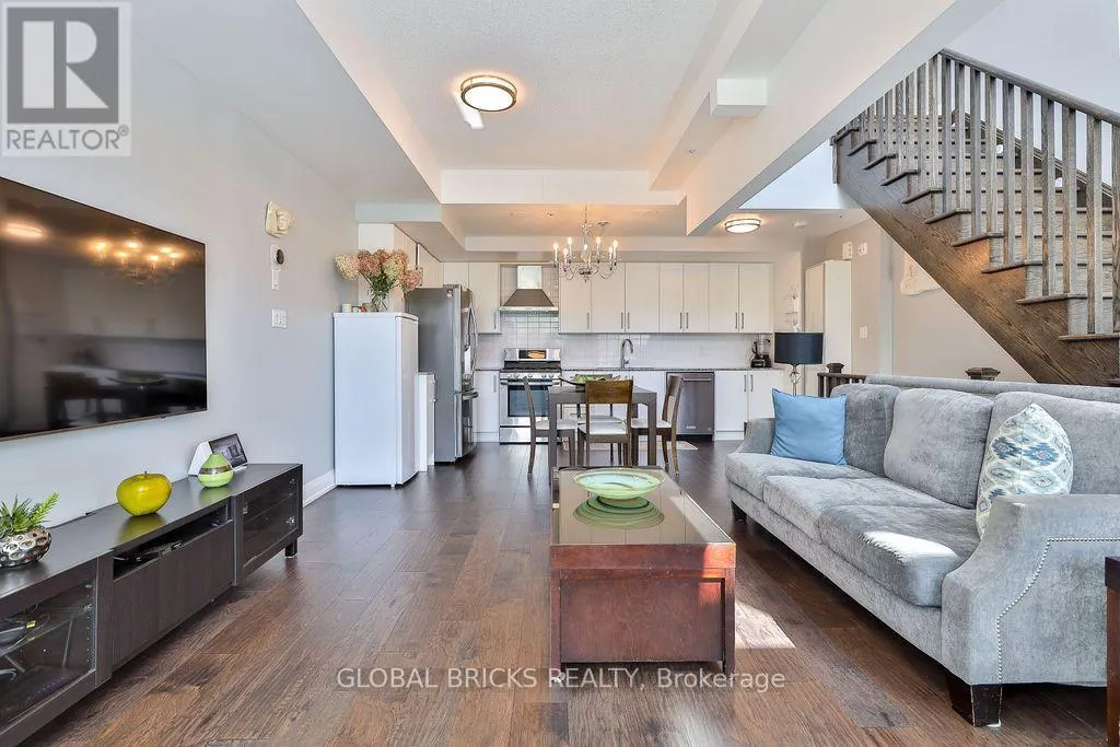 #38 - 1870 ALTONA ROAD