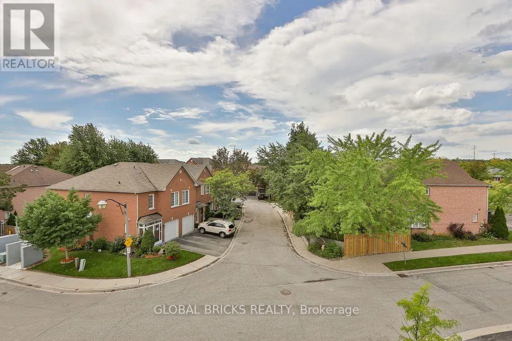 #38 - 1870 ALTONA ROAD