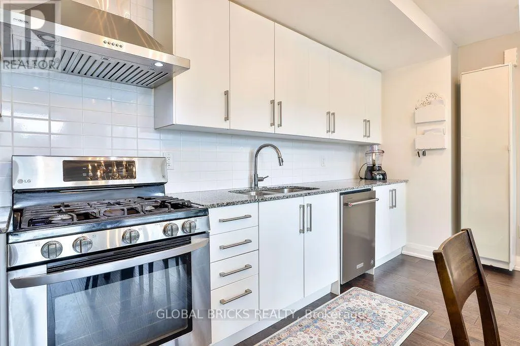 #38 - 1870 ALTONA ROAD