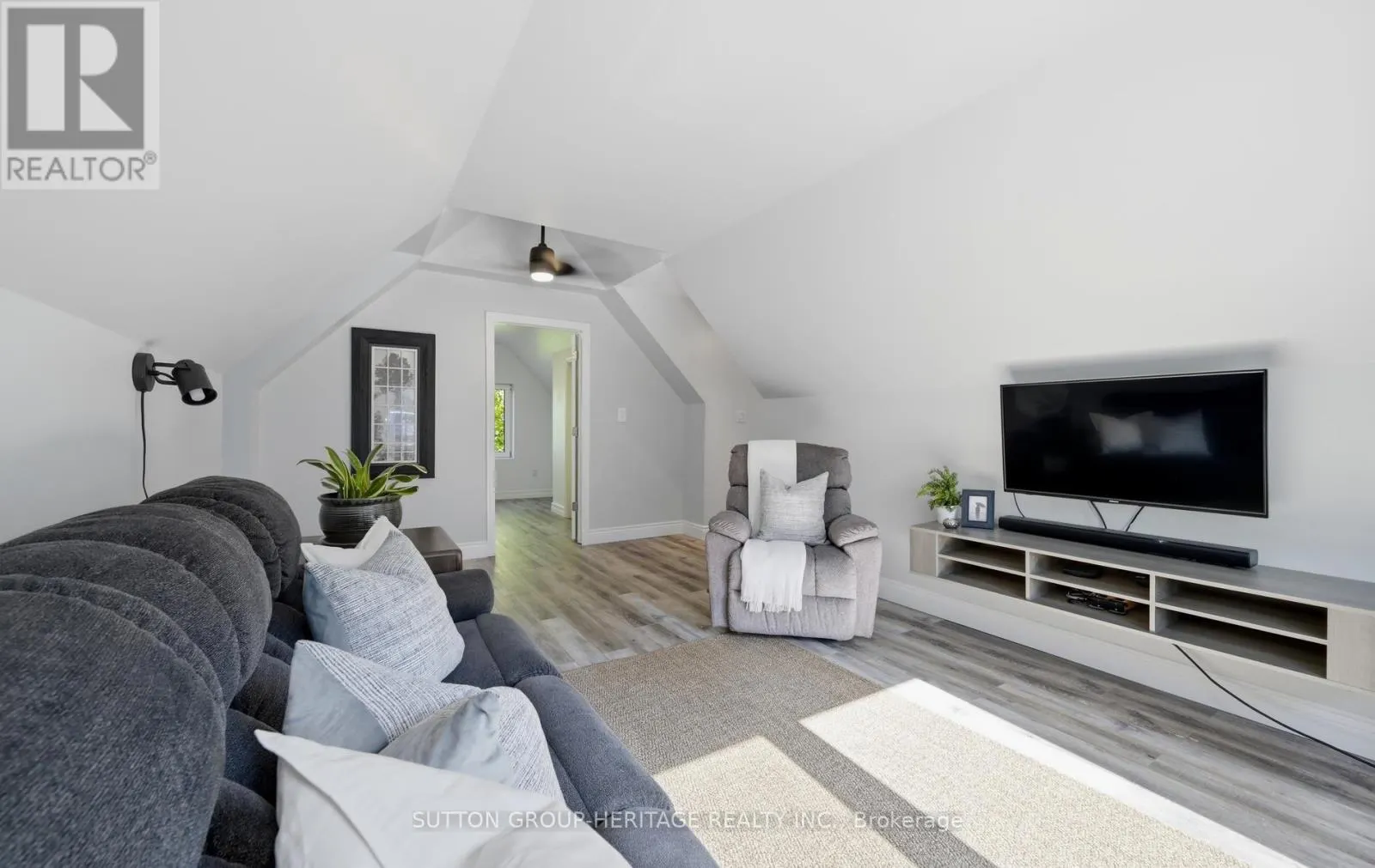 62 LAKESIDE BEACH ROAD