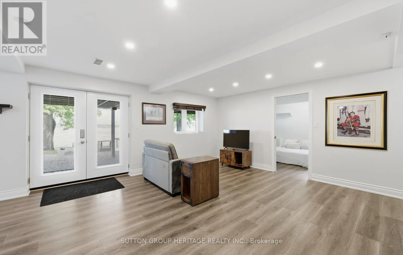 62 LAKESIDE BEACH ROAD