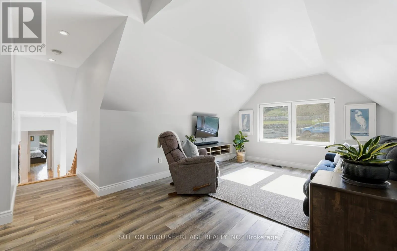 62 LAKESIDE BEACH ROAD