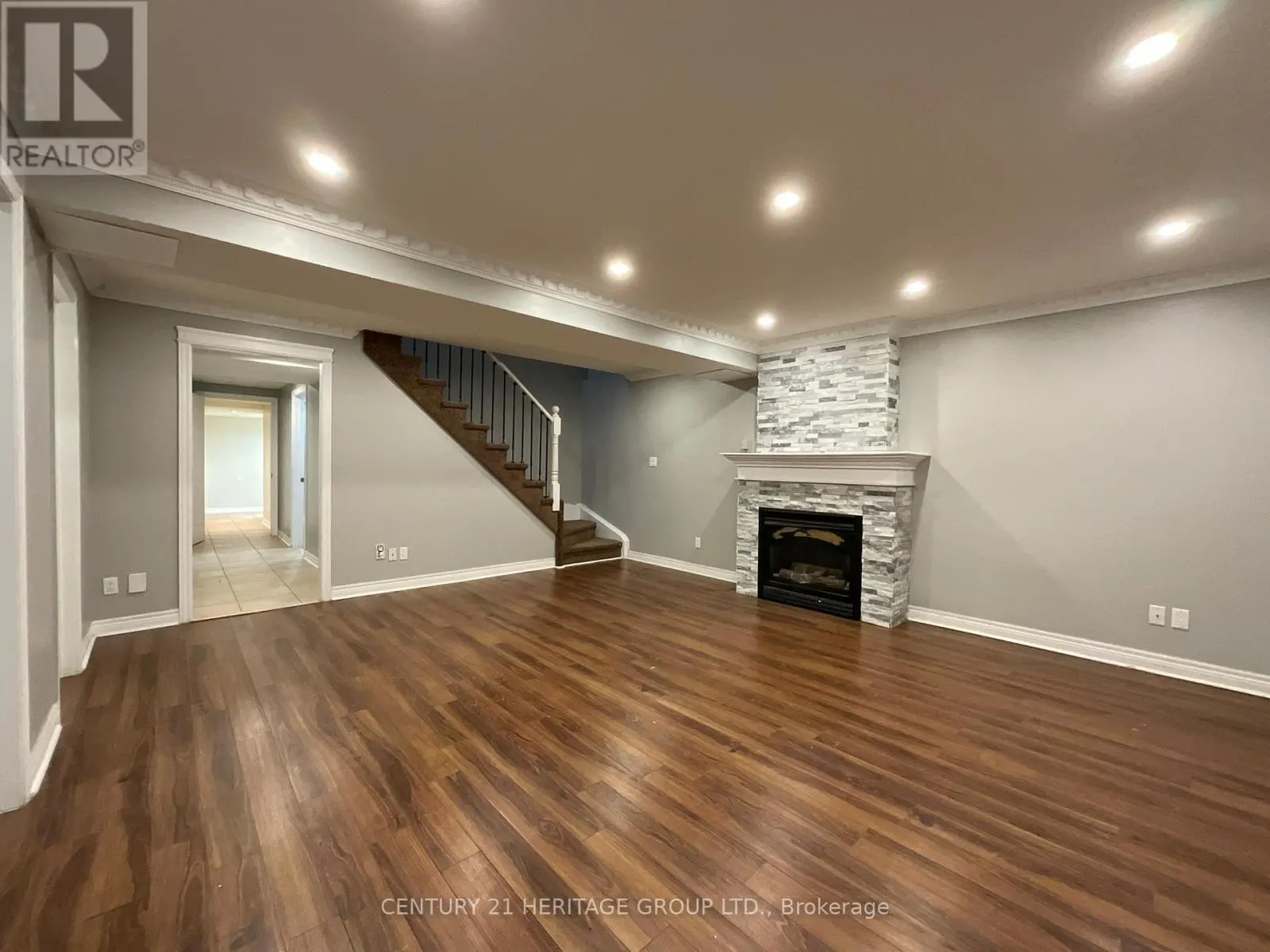 305 SANDRINGHAM DRIVE
