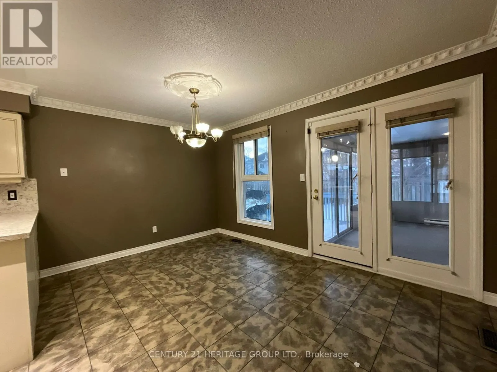 305 SANDRINGHAM DRIVE
