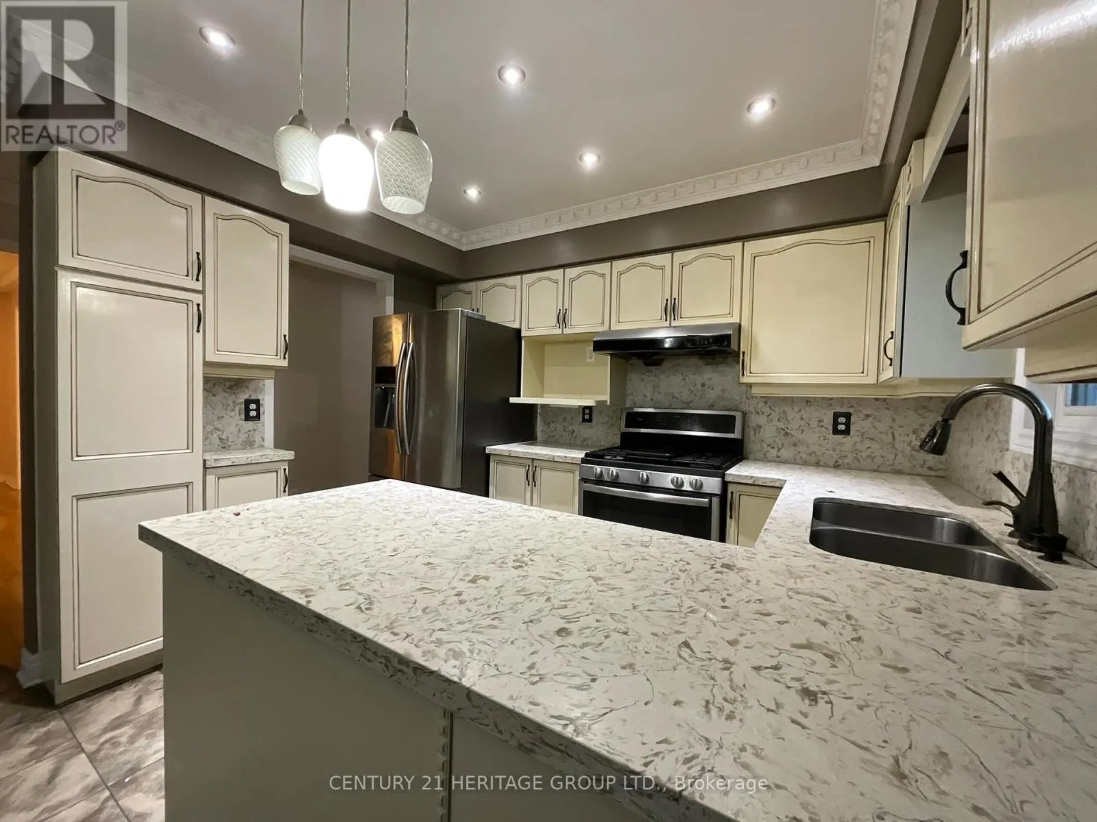 305 SANDRINGHAM DRIVE