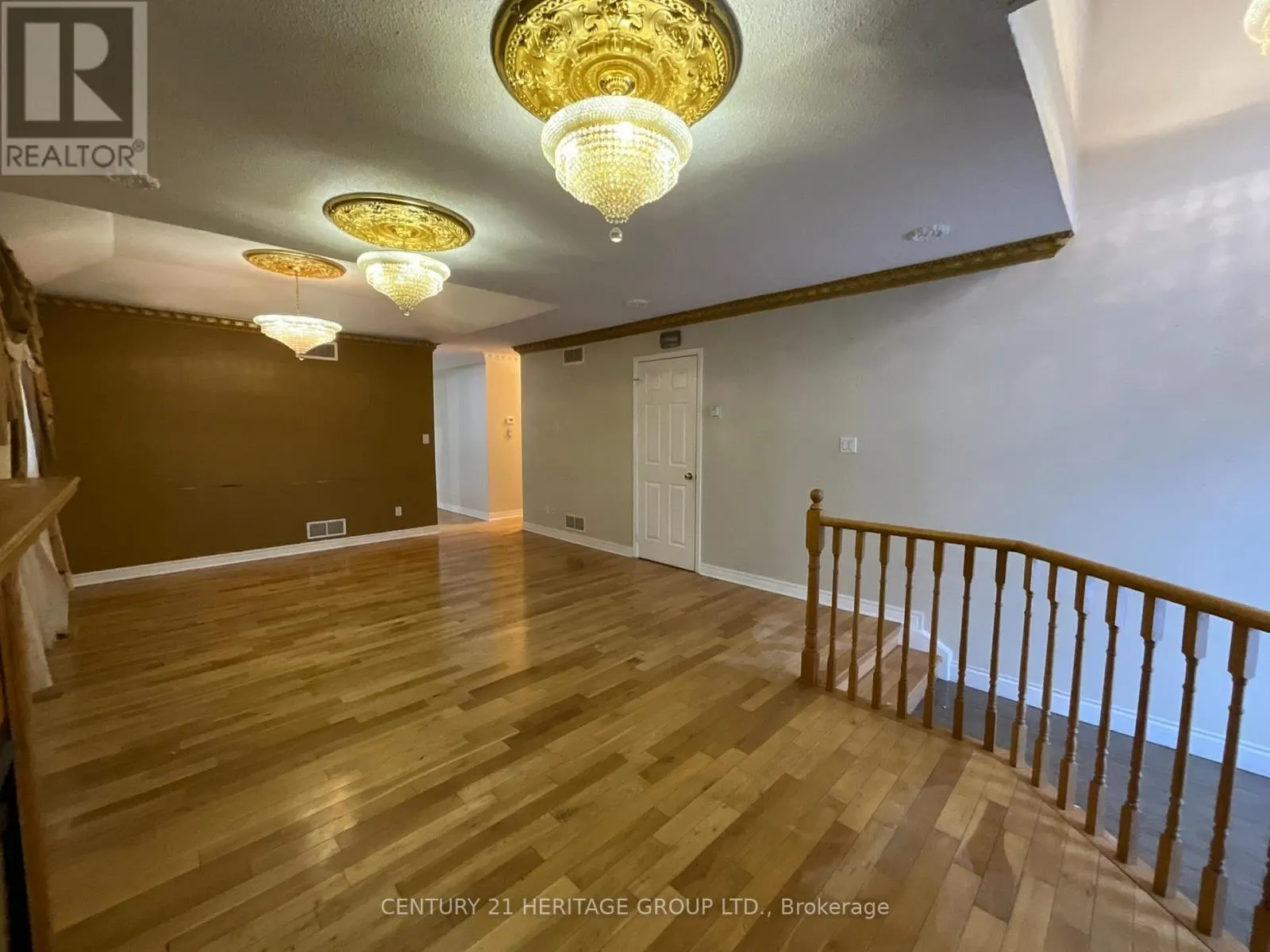 305 SANDRINGHAM DRIVE