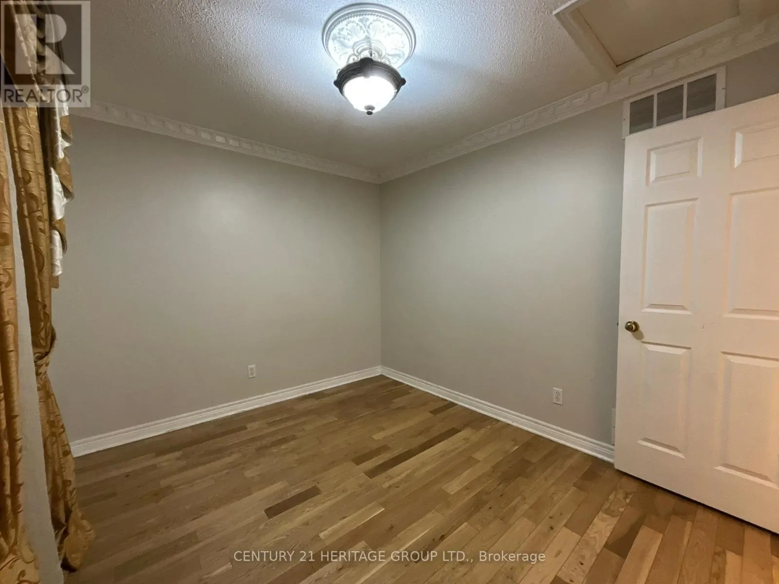 305 SANDRINGHAM DRIVE