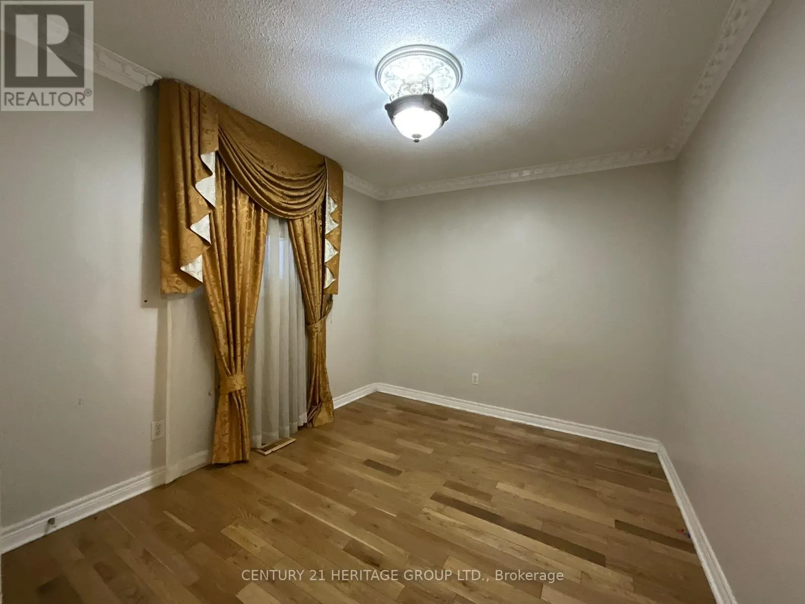 305 SANDRINGHAM DRIVE
