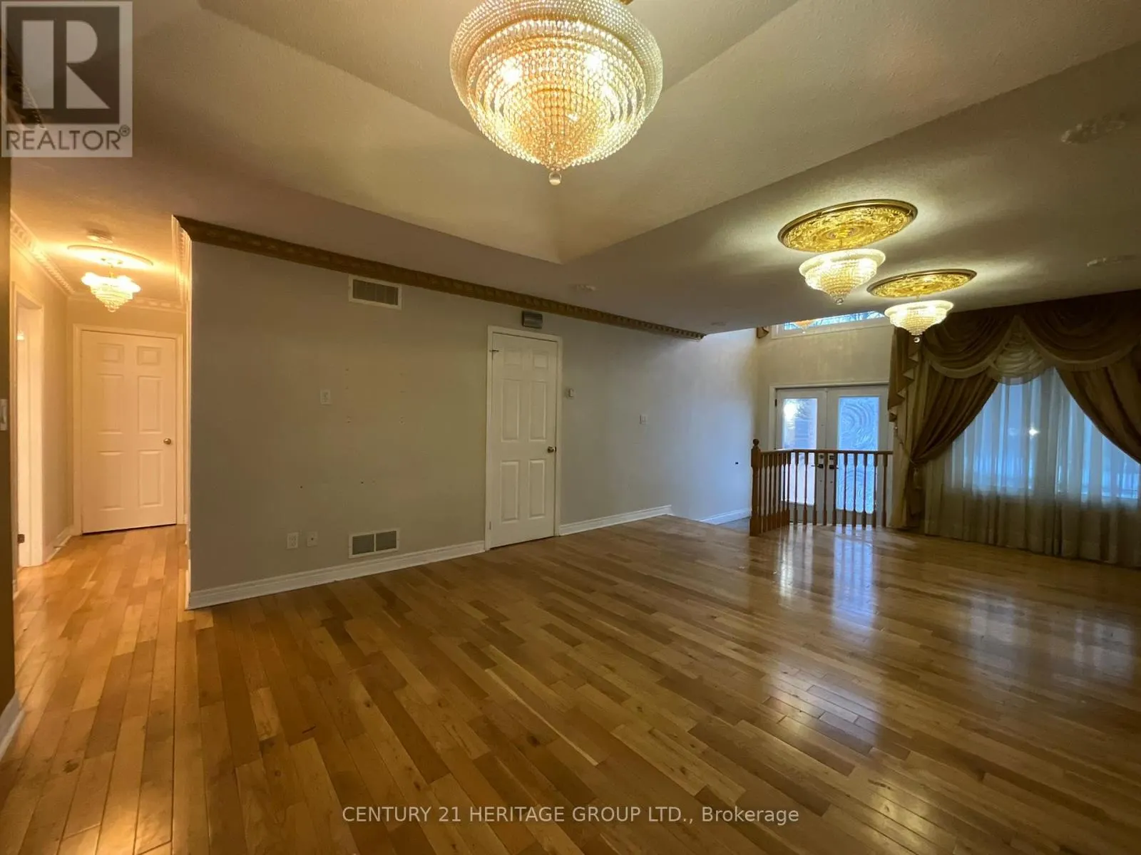 305 SANDRINGHAM DRIVE