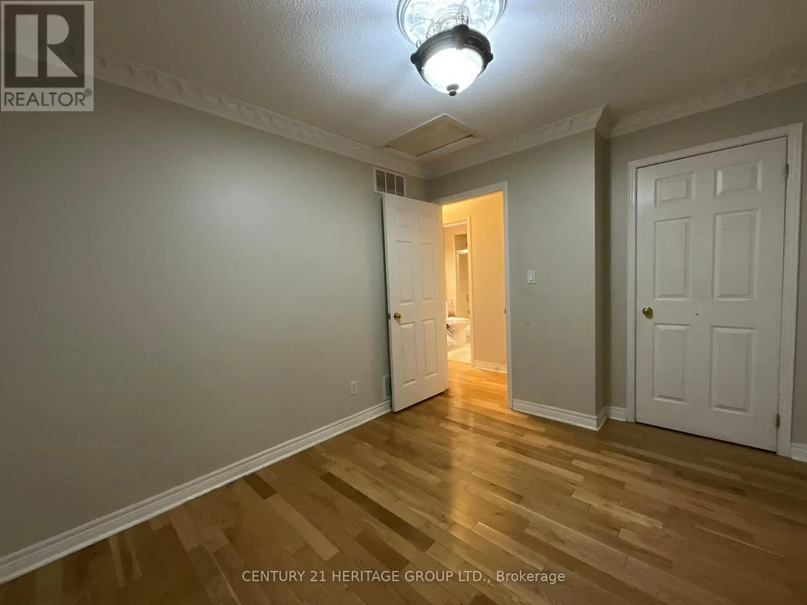305 SANDRINGHAM DRIVE