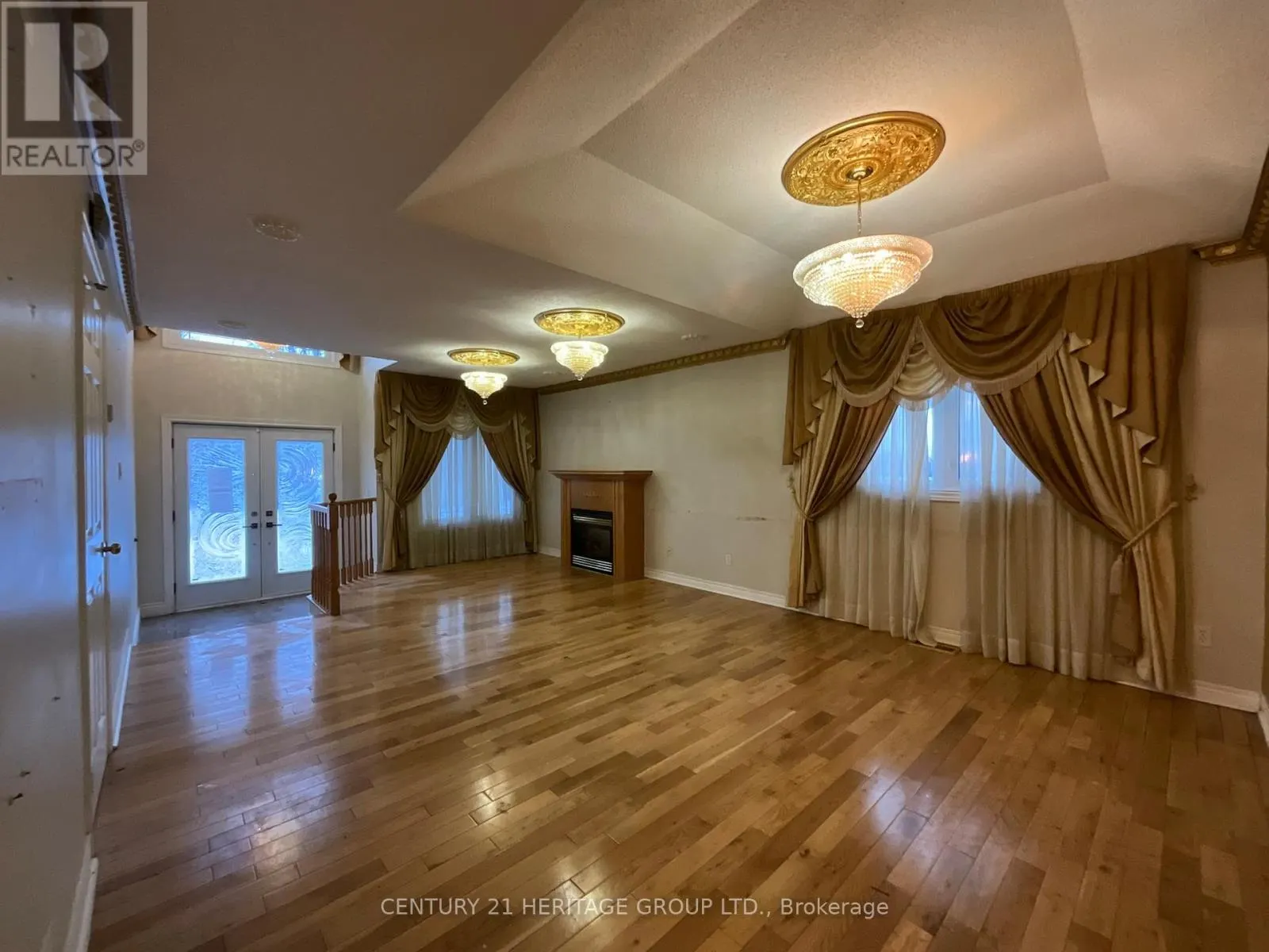 305 SANDRINGHAM DRIVE