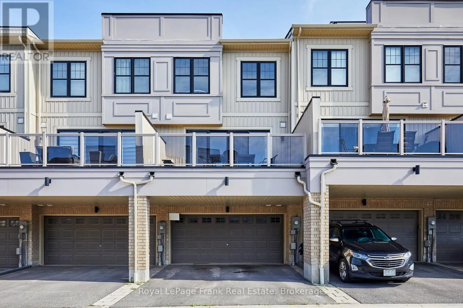 26 CLARINGTON BOULEVARD