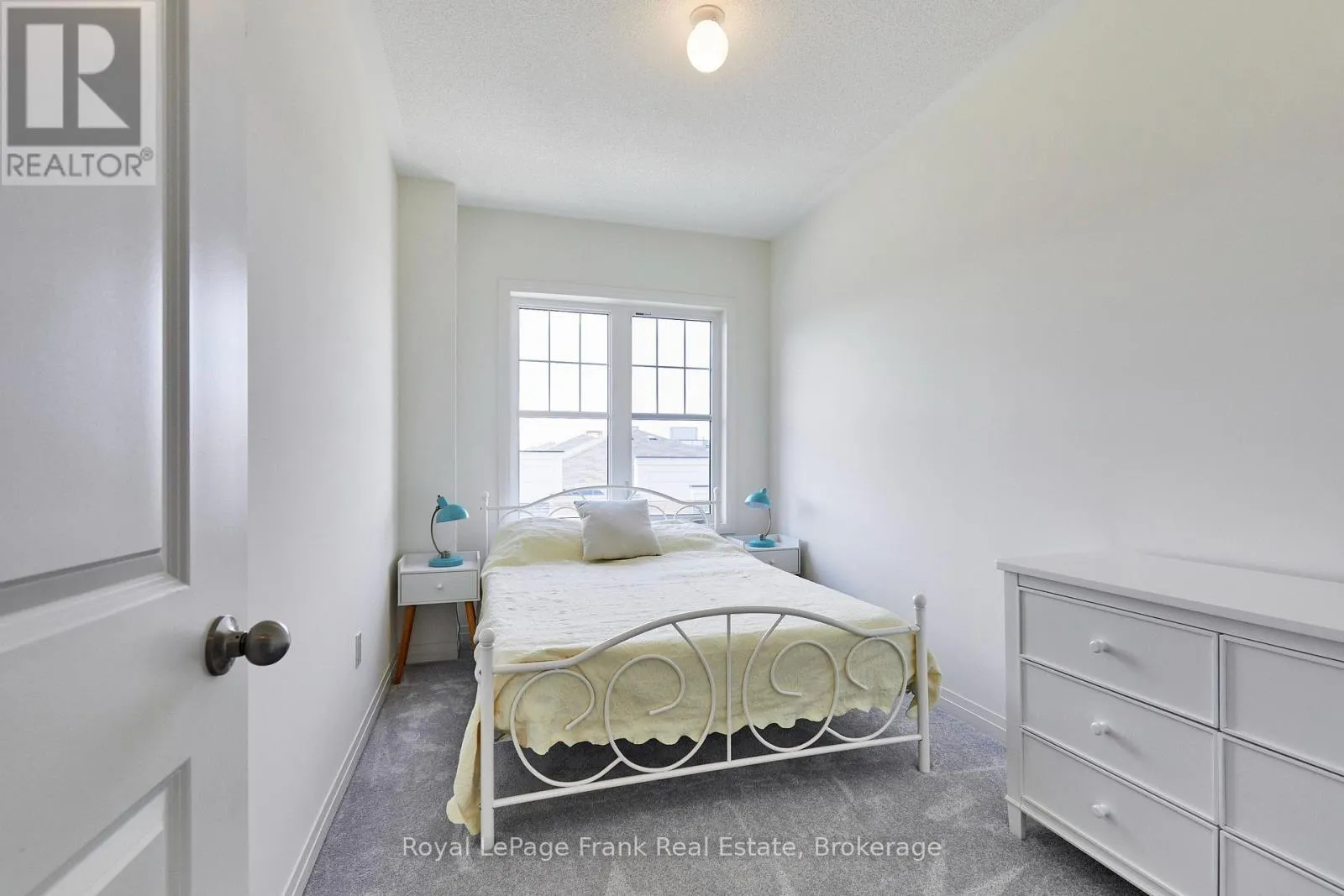26 CLARINGTON BOULEVARD