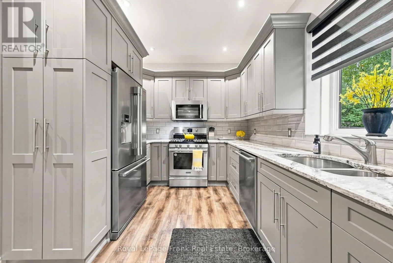 526 VIEW LAKE ROAD