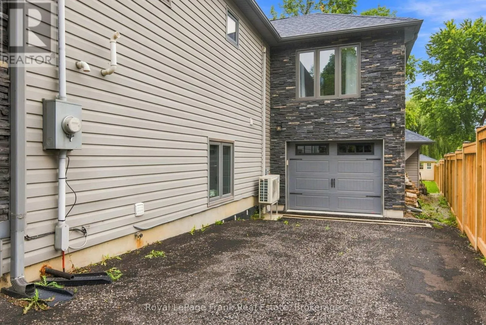 526 VIEW LAKE ROAD