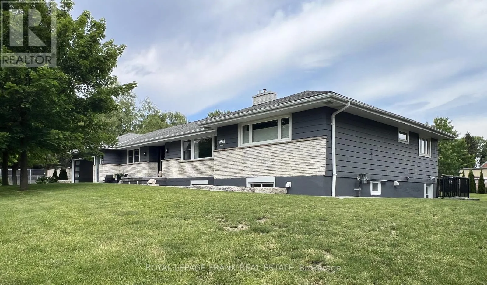 1695 SCUGOG STREET
