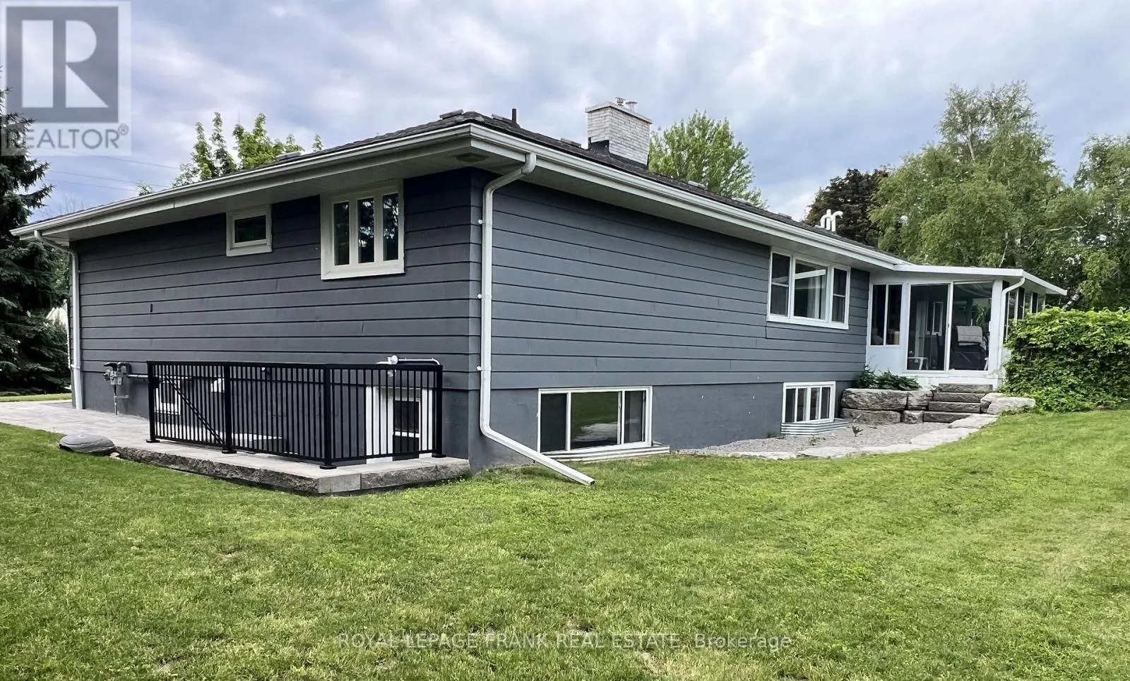 1695 SCUGOG STREET