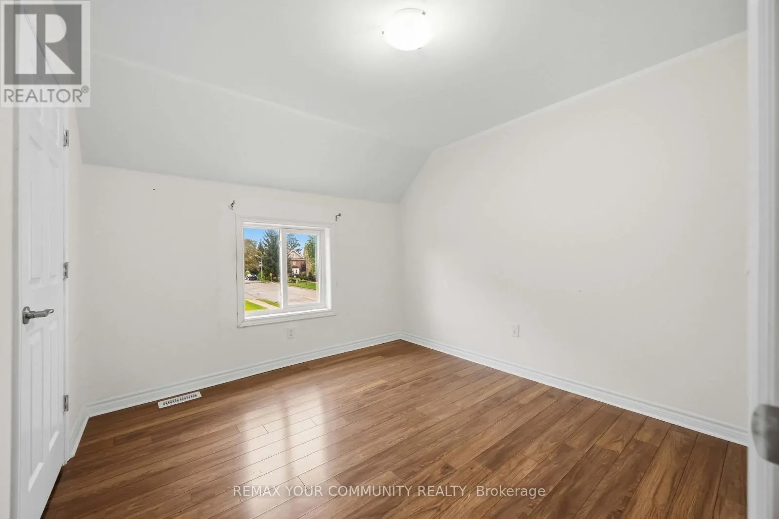 4973 OLD BROCK ROAD
