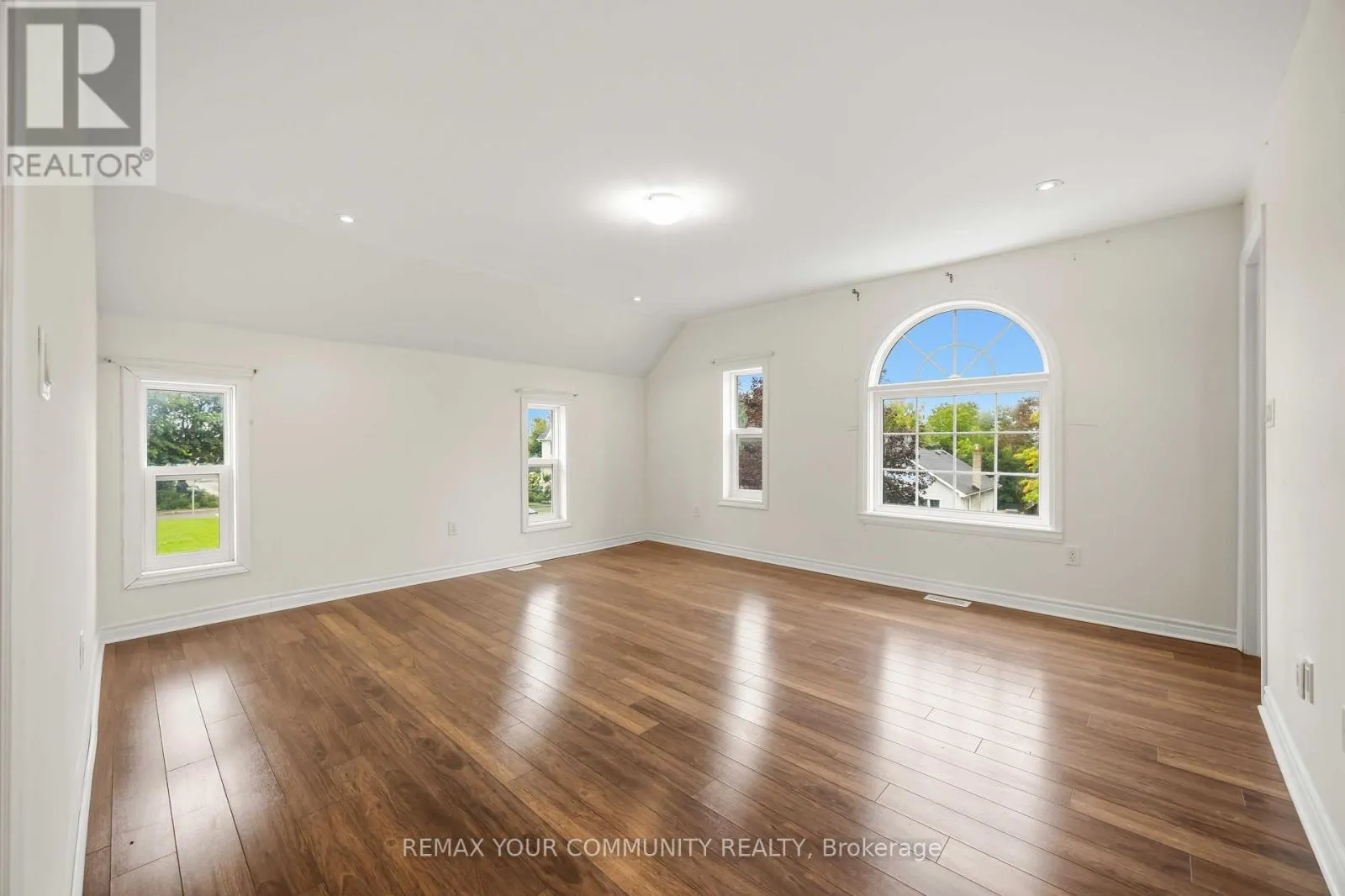 4973 OLD BROCK ROAD