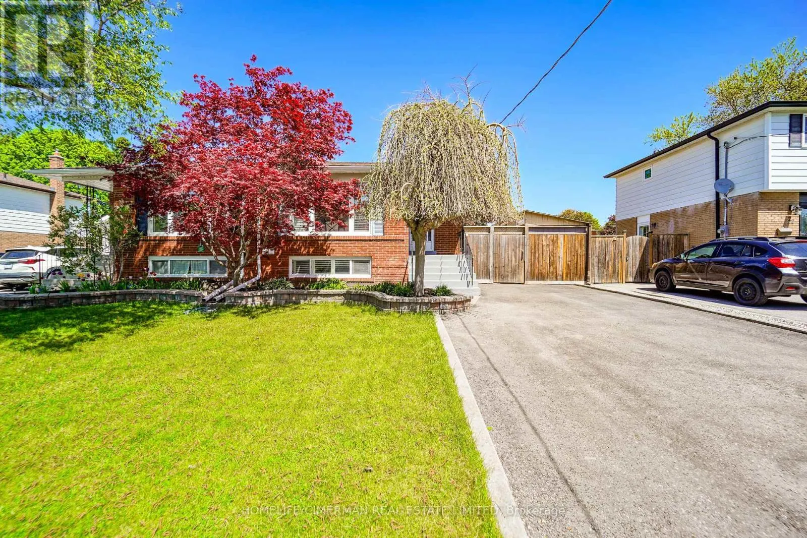 20 LAWRENCE CRESCENT