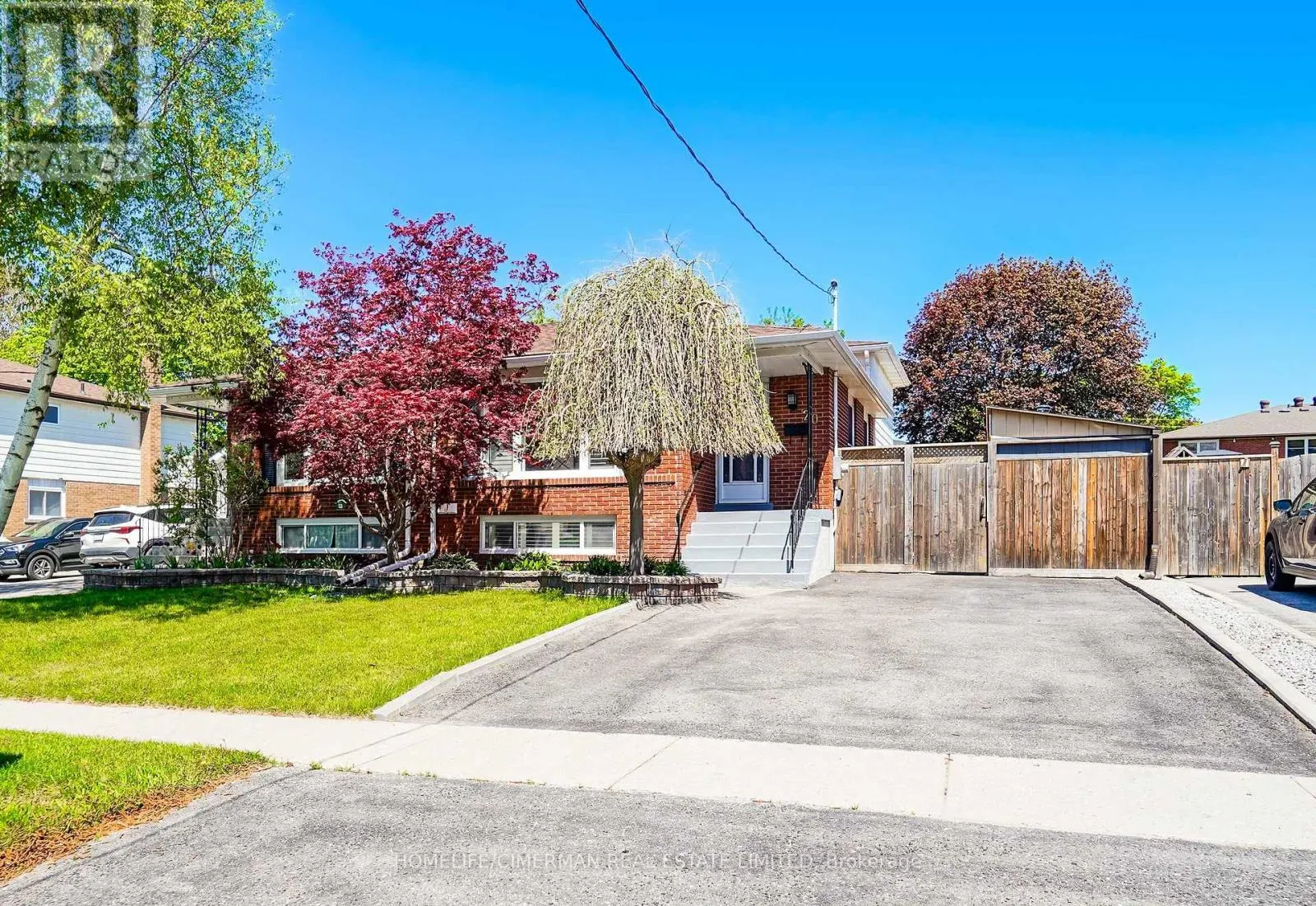 20 LAWRENCE CRESCENT