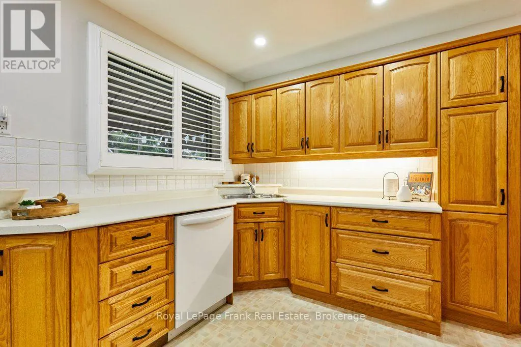 15111 SIMCOE STREET
