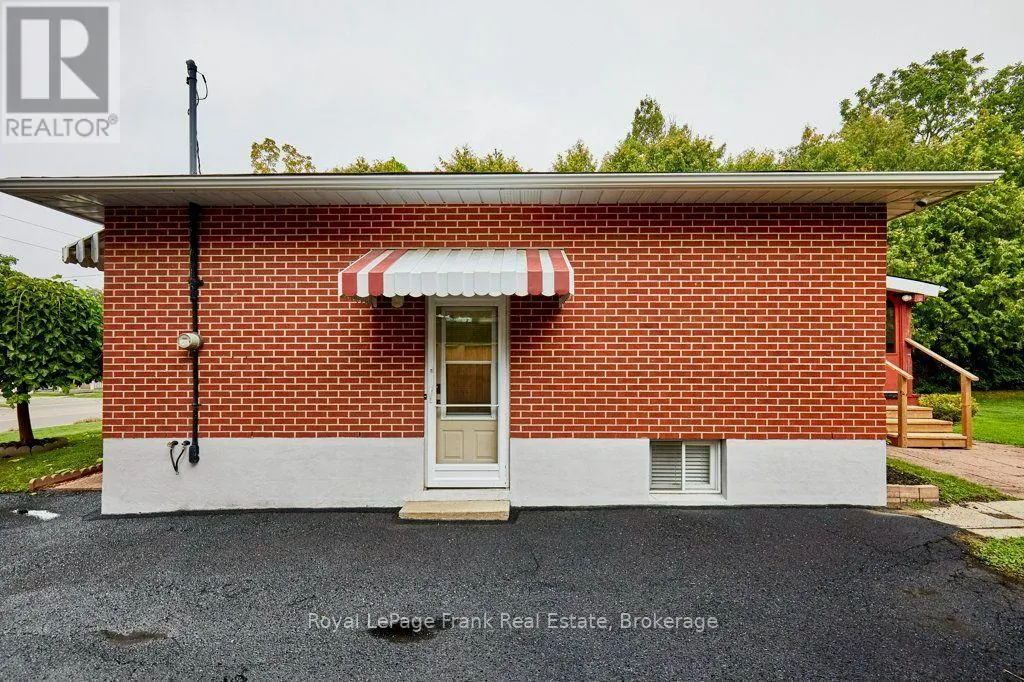 15111 SIMCOE STREET