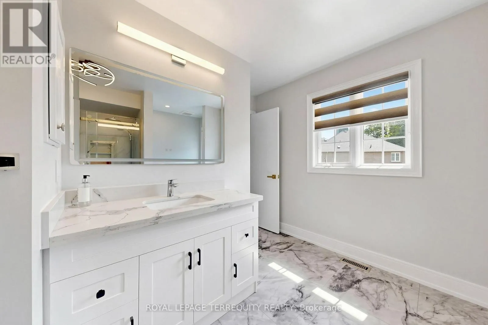 10 ROBERSON DRIVE