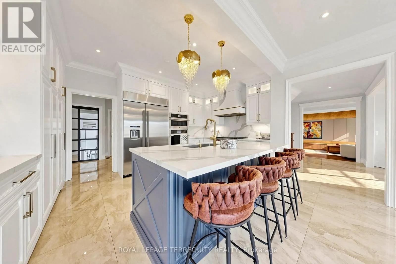 10 ROBERSON DRIVE