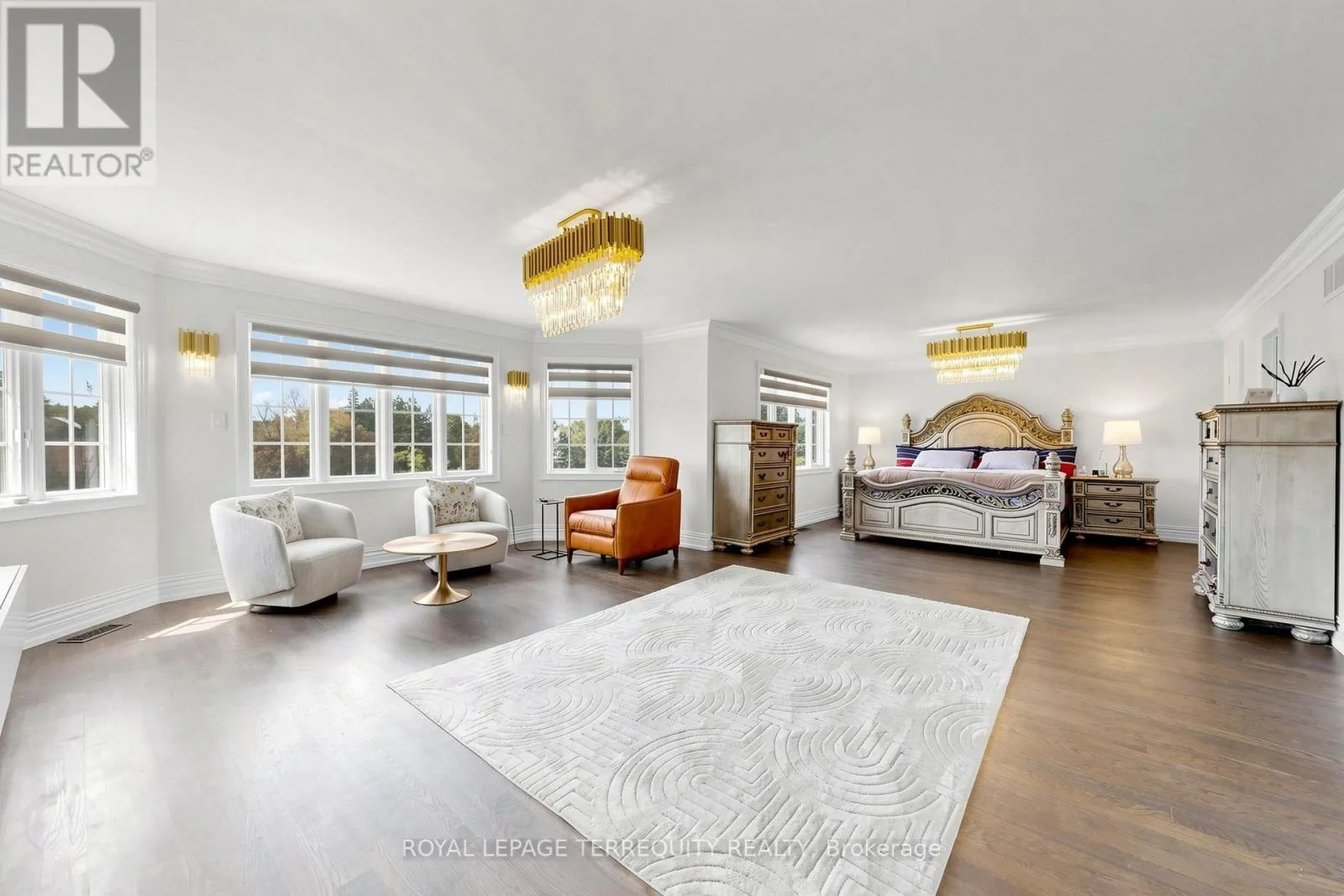 10 ROBERSON DRIVE