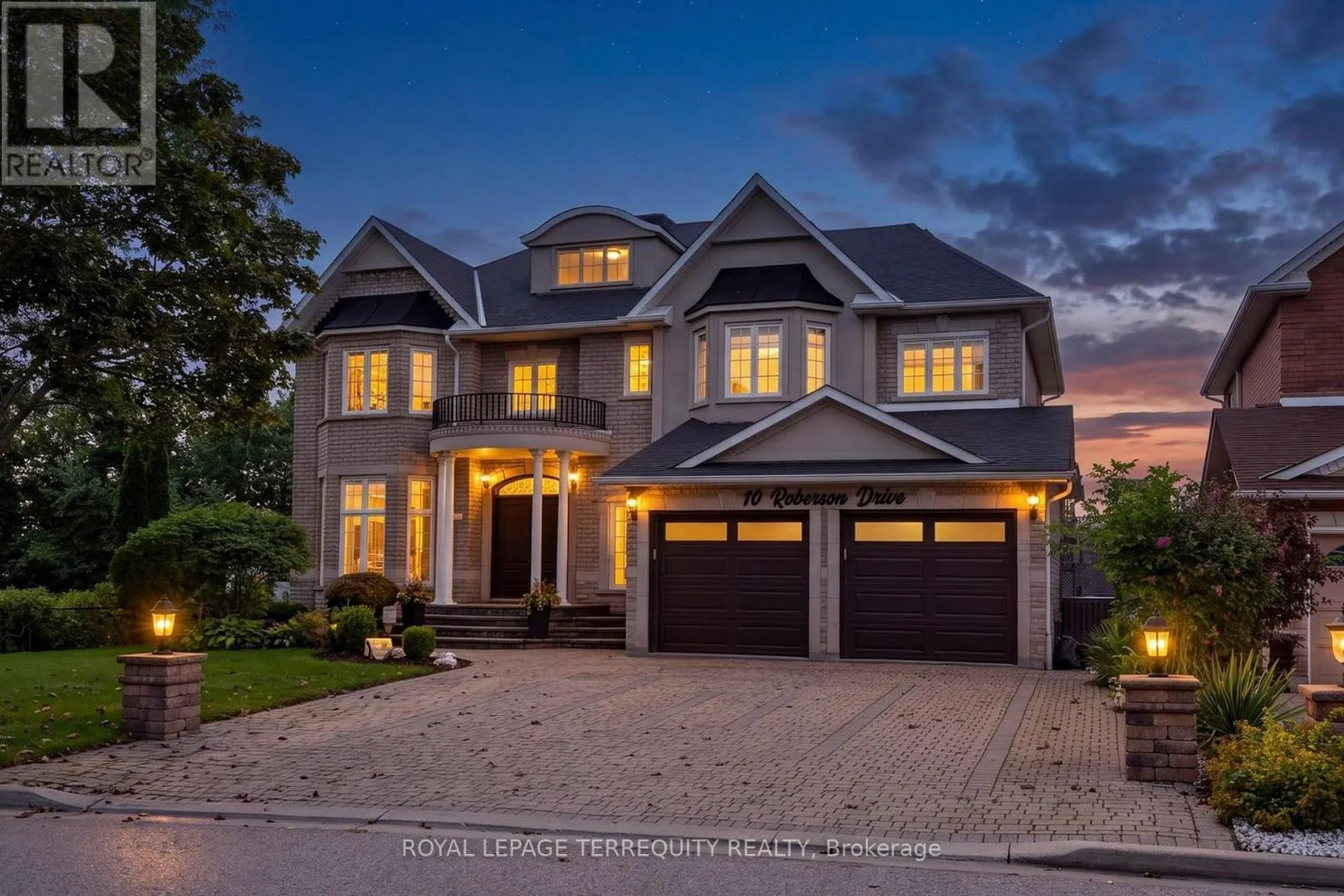 10 ROBERSON DRIVE