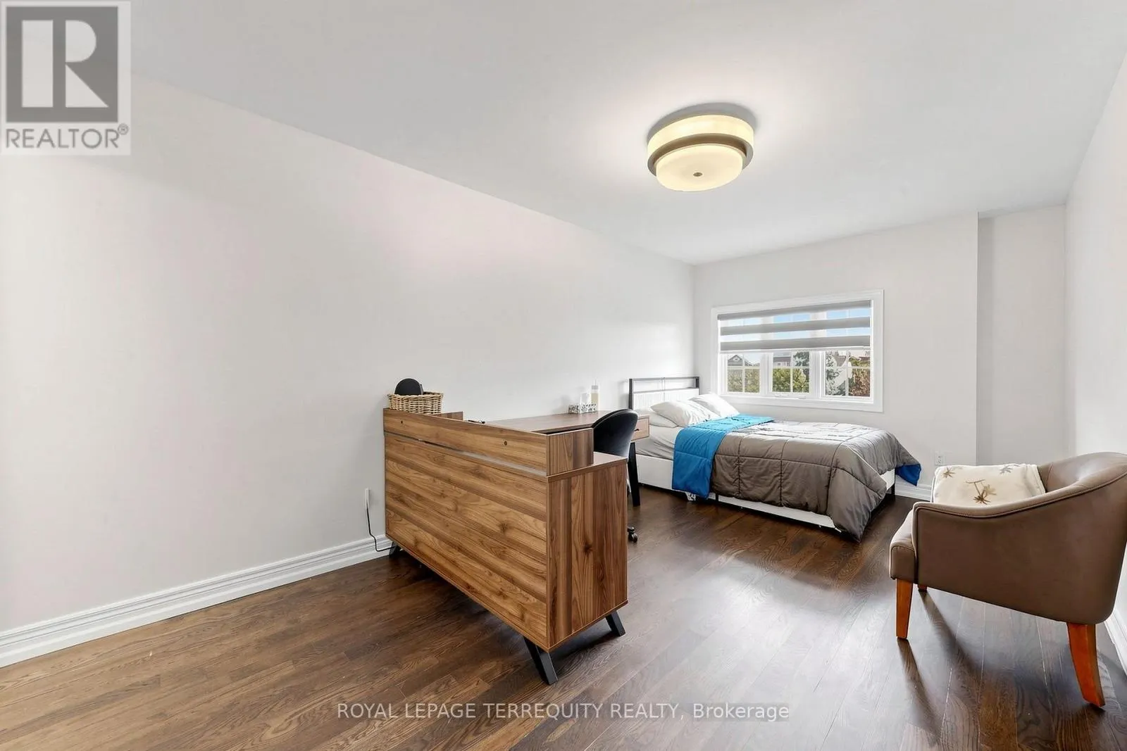 10 ROBERSON DRIVE