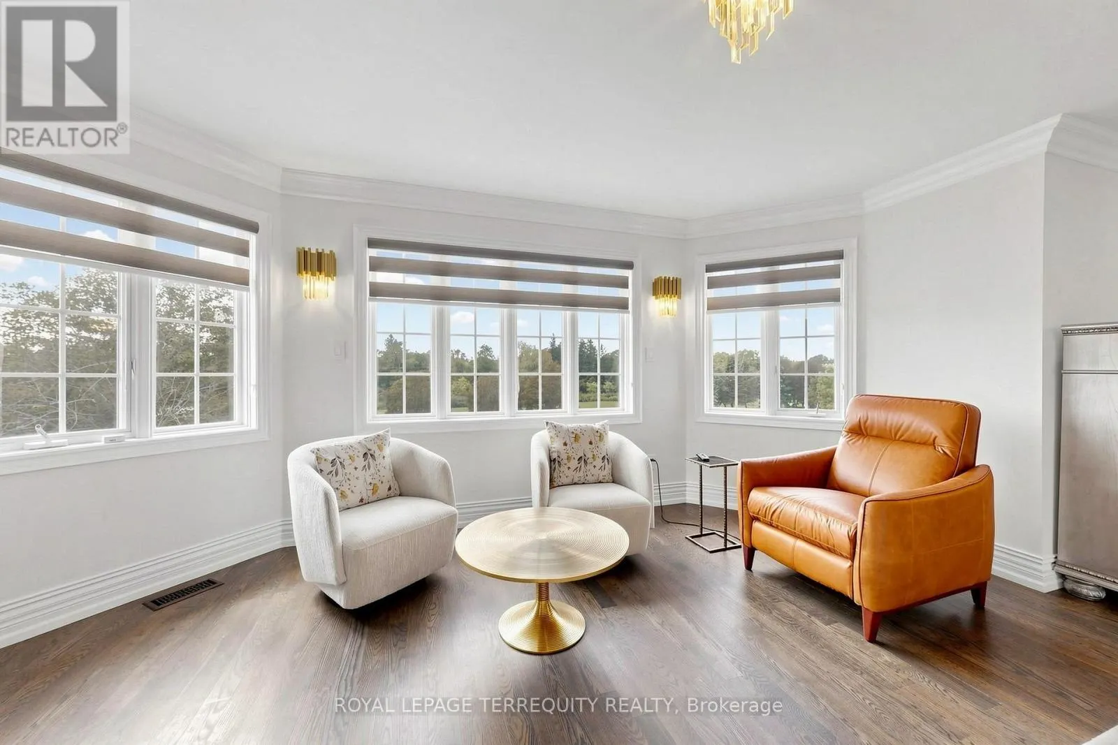 10 ROBERSON DRIVE