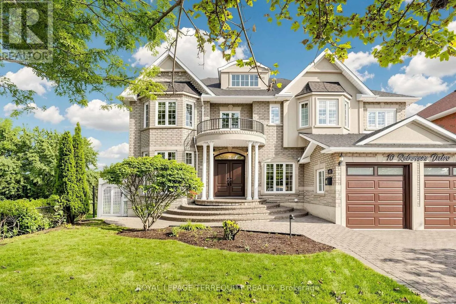 10 ROBERSON DRIVE