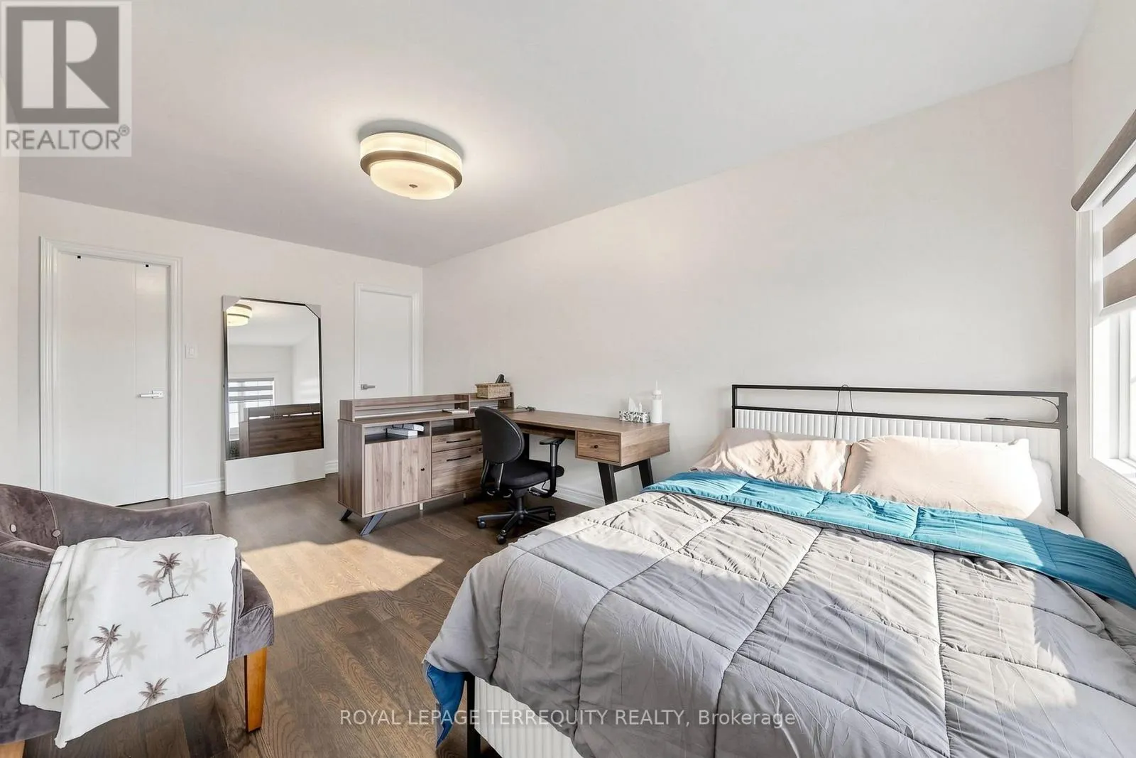 10 ROBERSON DRIVE