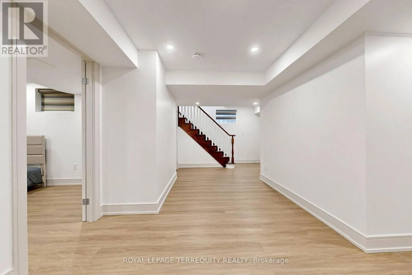 10 ROBERSON DRIVE