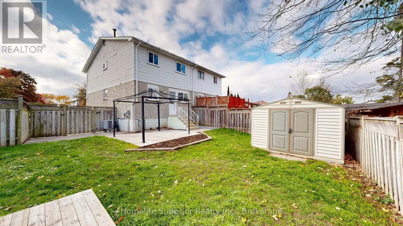 380 VANCOUVER CRESCENT
