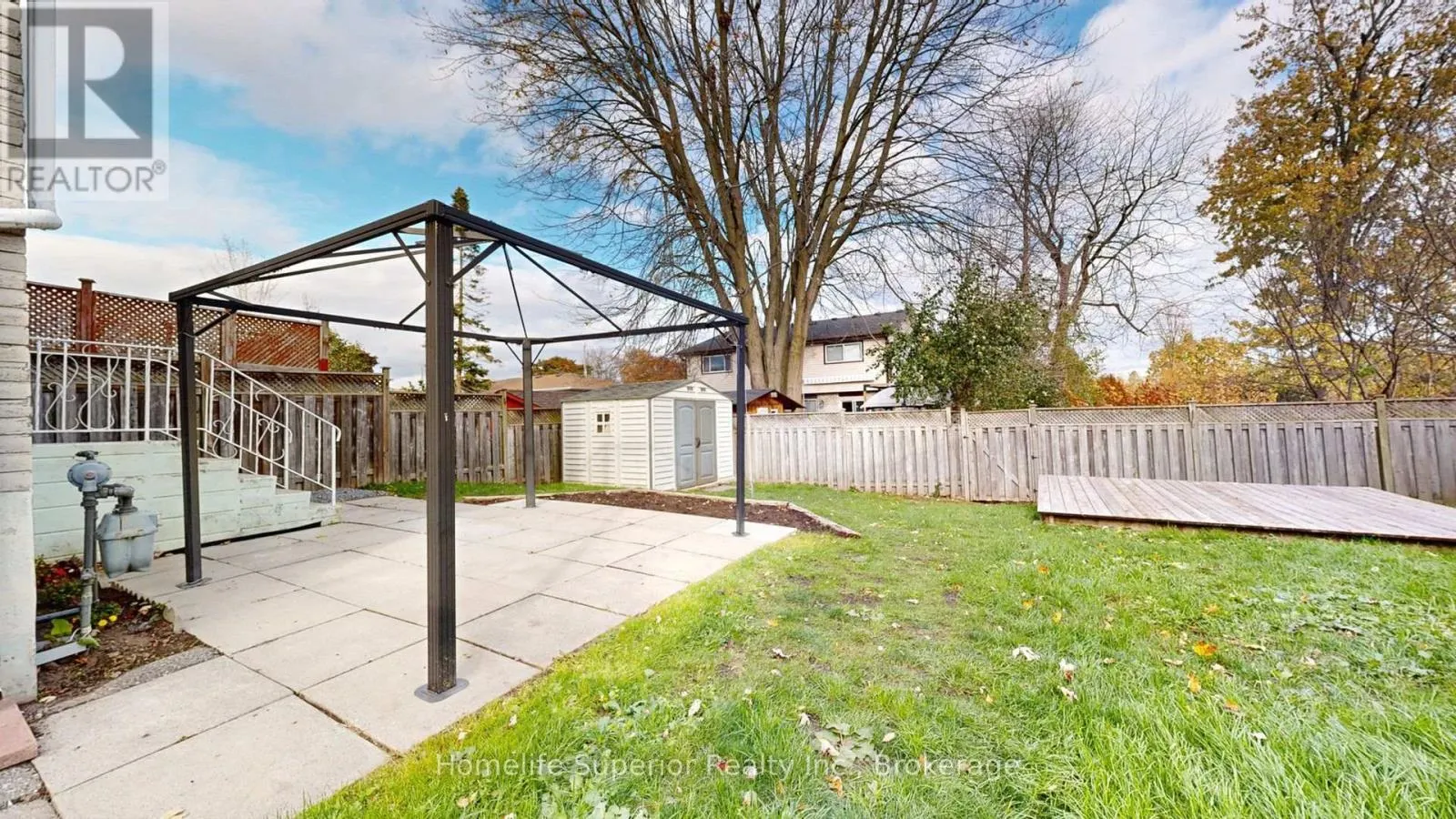 380 VANCOUVER CRESCENT