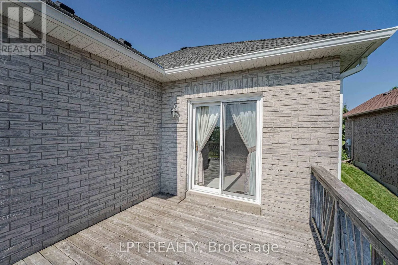 219 WATERBURY CRESCENT