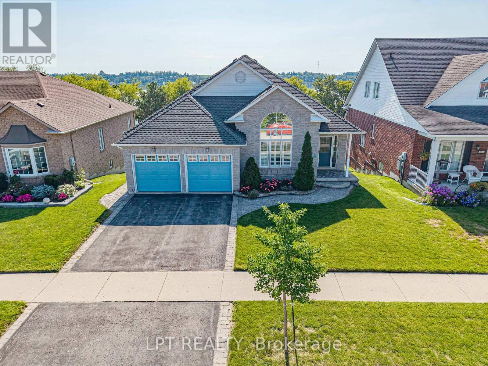 219 WATERBURY CRESCENT