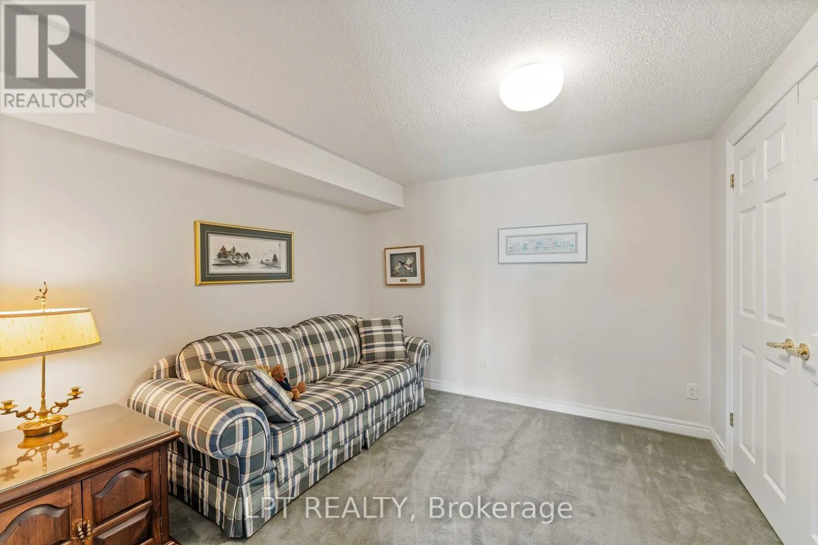 219 WATERBURY CRESCENT